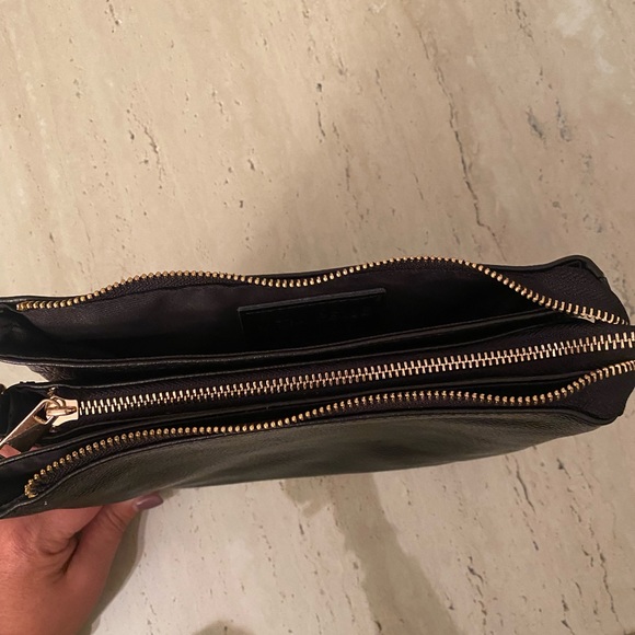 Italian leather purse w/ 3 straps - Picture 5 of 8